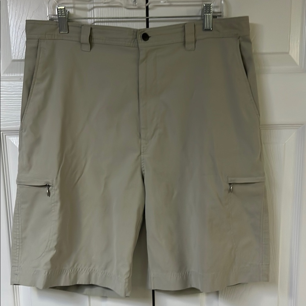 Callaway Tan Cargo Shorts Lightweight Performance
